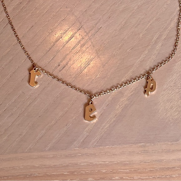 *NEW* TAYLOR SWIFT Themed Reputation Rep Album Letter Necklace in Gold - Picture 6 of 6